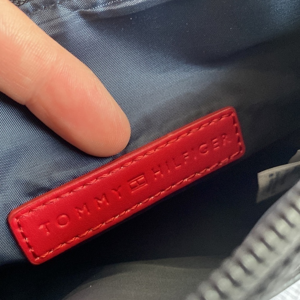Tommy Hilfiger NWOT black wristlet. - Picture 4 of 13